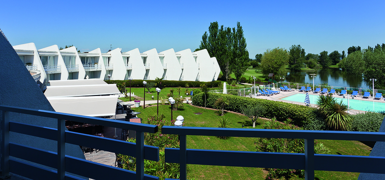 Photo de la piscine du Novotel