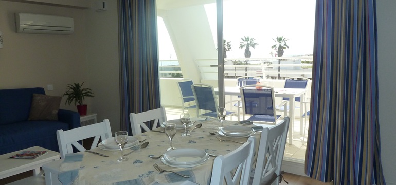 Côté repas appartement 2/3 pièces 6/7 personnes