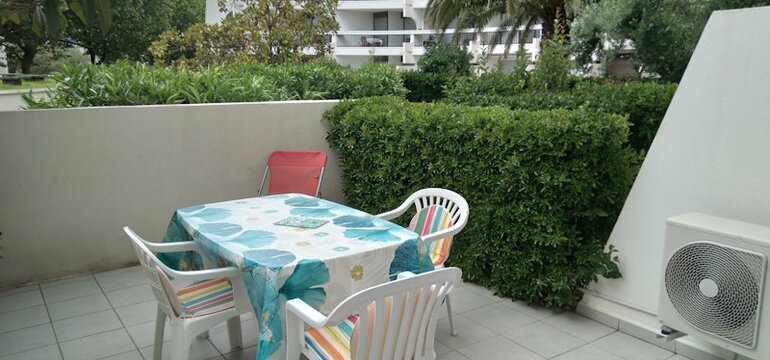 Terrasse et espaces verts