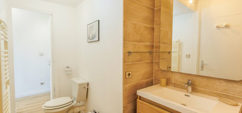 Salle d'eau vue 02